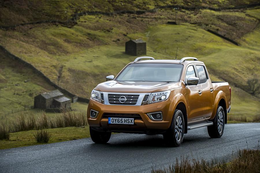  Nissan NP300 Navara Double Cab 2016 года  (UK) (фото 1 из 30)